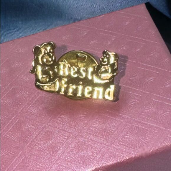 Best Friend l Gold Bear Pin w/box l Vintage - Picture 1 of 7